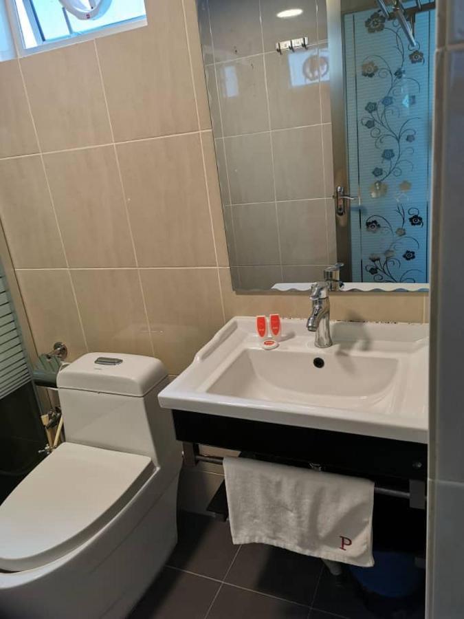 Palace Inn Miri Exteriör bild