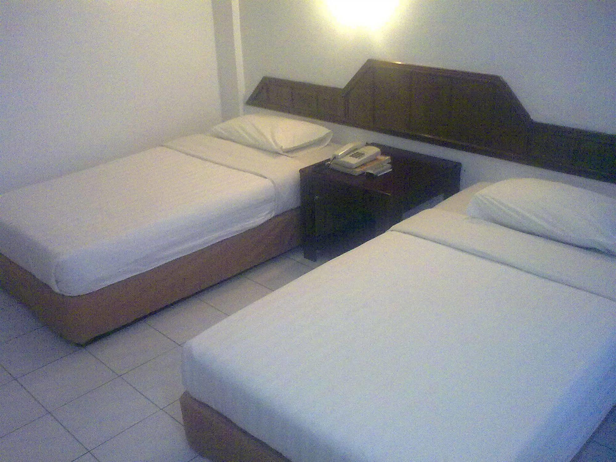 Palace Inn Miri Exteriör bild