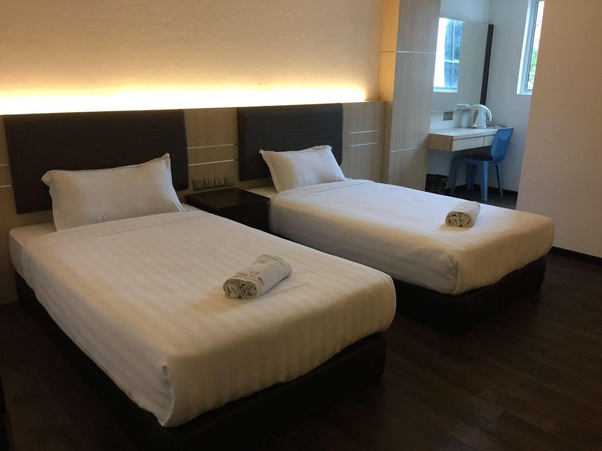 Palace Inn Miri Exteriör bild